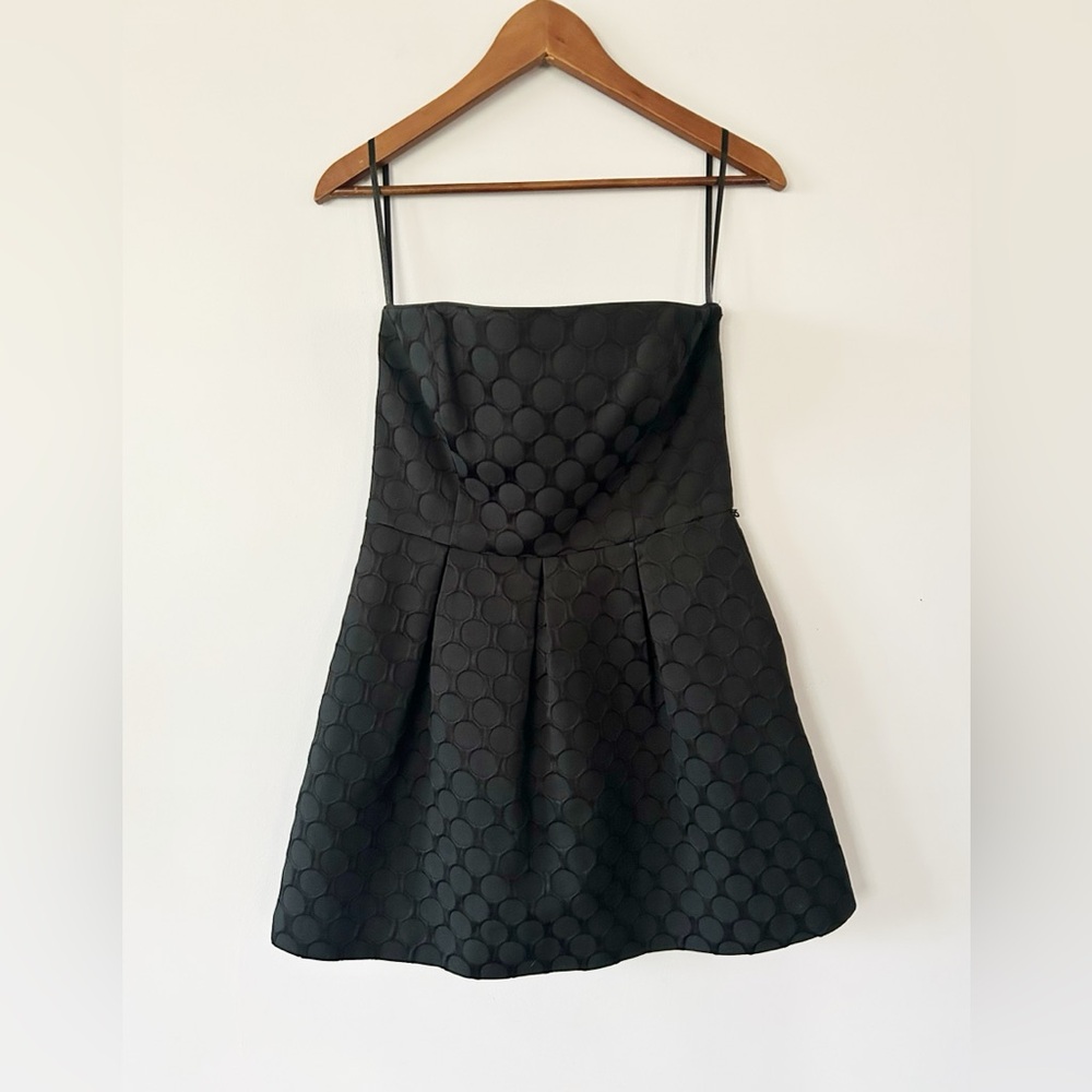 White House Black Market Embossed Circle Jacquard Strapless Dress, EUC, Size 6